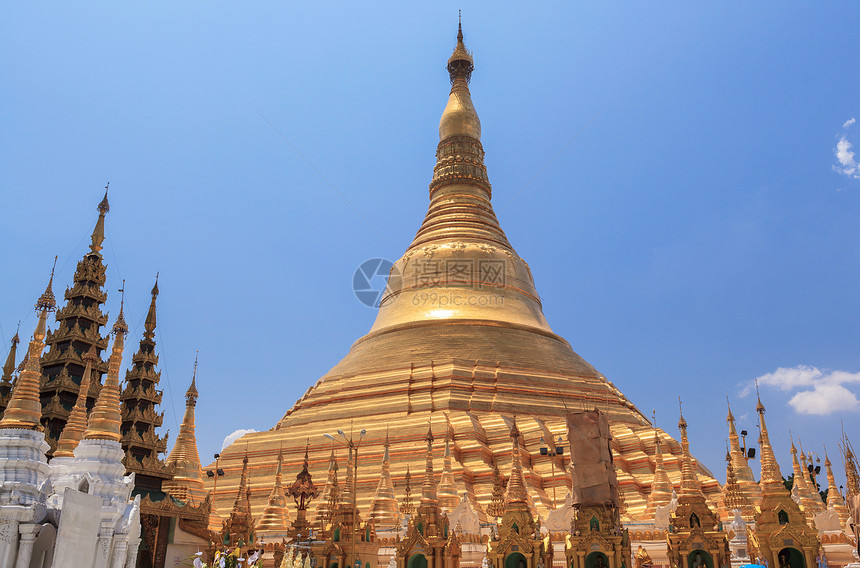 缅甸仰光的Shwedagon塔缅甸建筑学金子遗产寺庙旅行宝塔宗教世界假期文化图片
