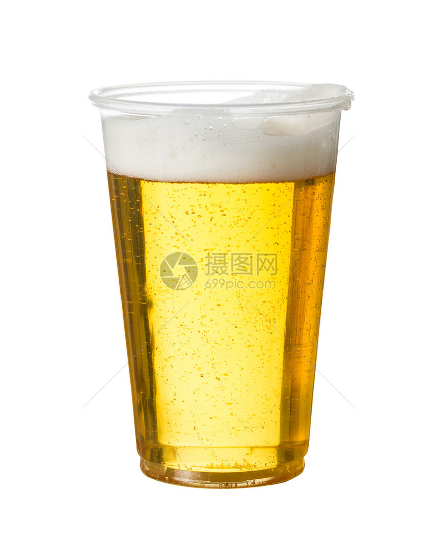 一次性塑料杯中的金啤酒或啤酒液体饮料杯子泡沫丢弃琥珀色草稿气泡工作室安全图片