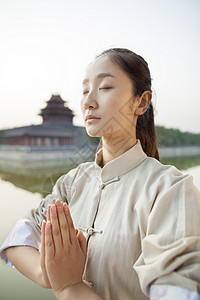 女青年练习太池长发活动收腰场景黑发福利活力太极拳地方禅意背景图片