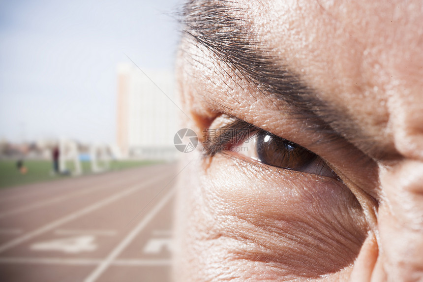 Athlete的眼神与愤怒的表情 特写图片