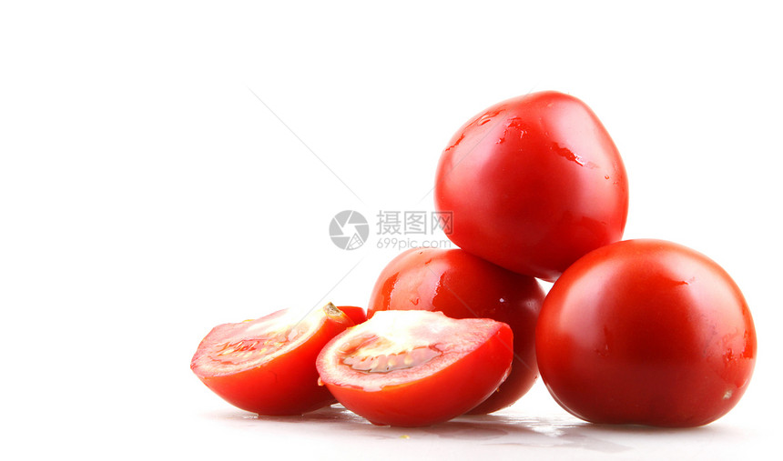 白上孤立的红西红番茄绿色叶子蔬菜食物宏观红色白色植物图片