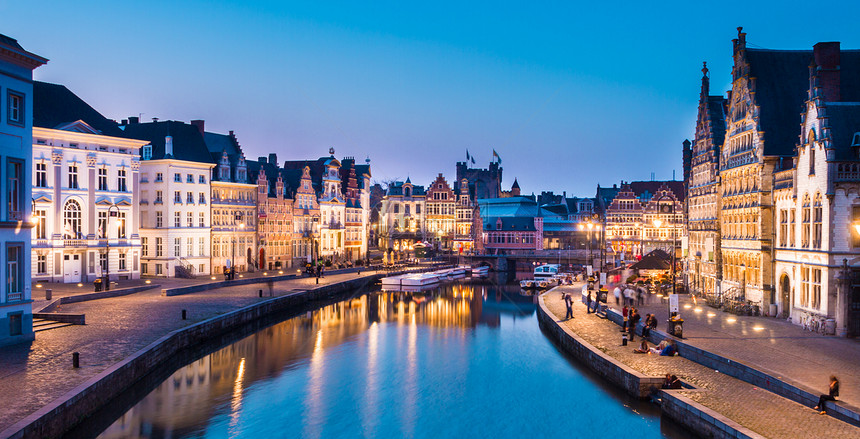 比利时 欧洲根特的莱河岸纪念碑建筑港口夜生活地标天空全景生活城市历史图片