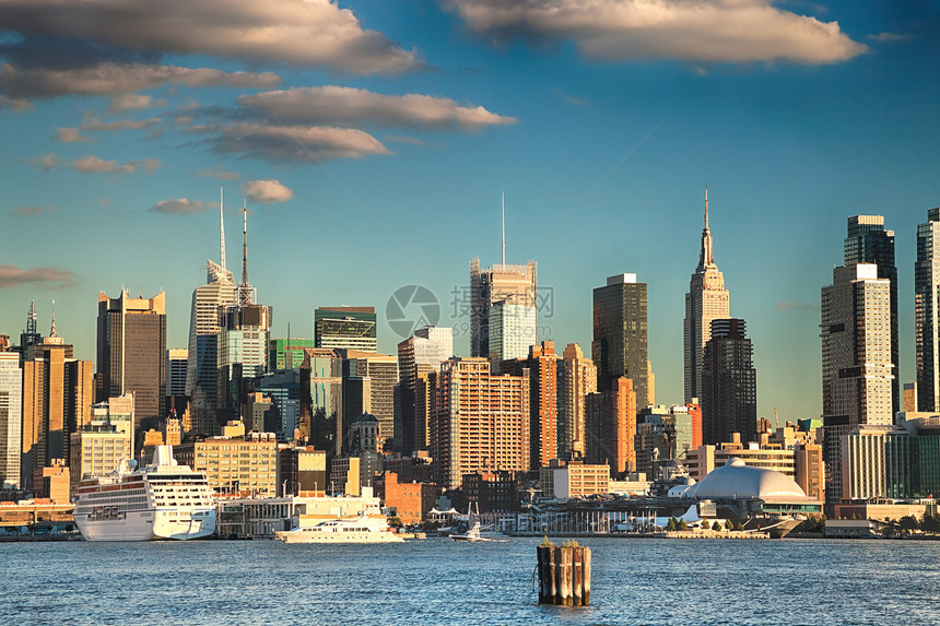 纽约市上城天线历史性天空旅行全景住宅区港口城市摩天大楼天际海洋图片