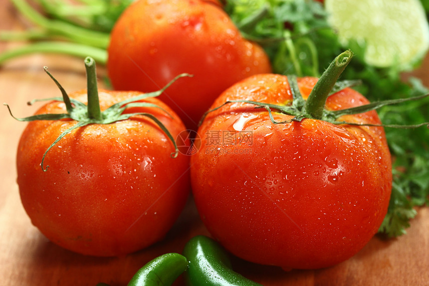 铁石木板上的番茄烹饪香菜食物杂货店生长生产胡椒图片