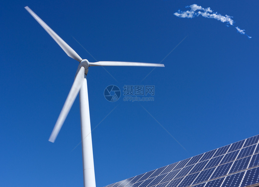 风涡轮机和太阳能电池板资源螺旋桨气候生态发电机生产蓝色风车太阳纺纱图片