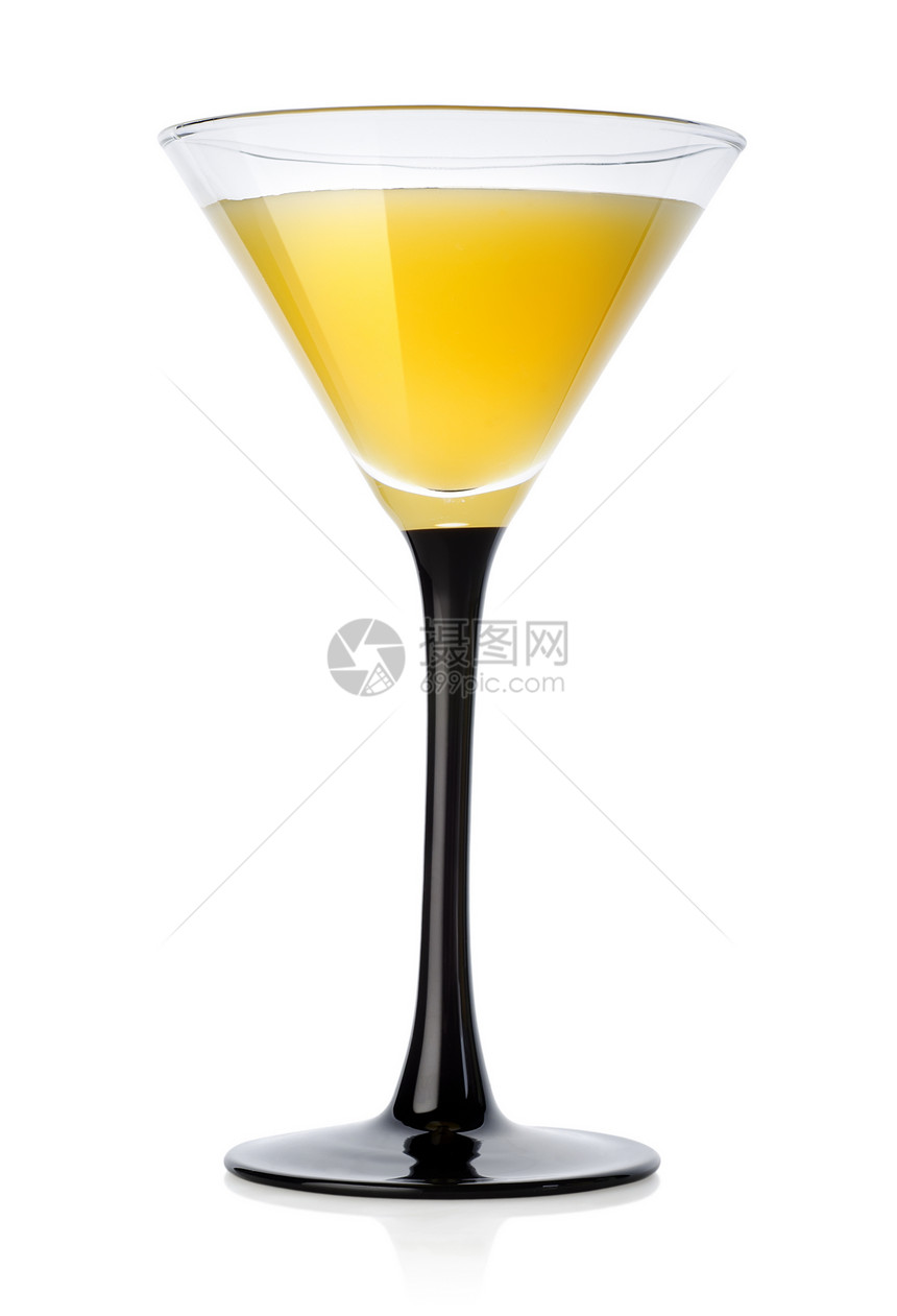 一杯黄色鸡尾酒图片
