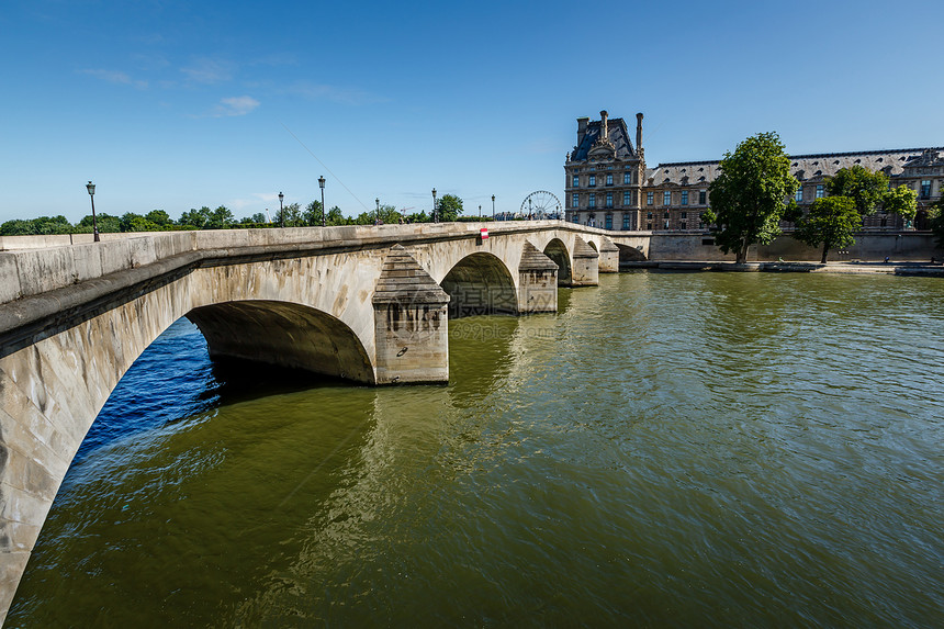 和Pont Royal法国巴黎蓝色历史景观风格假期摩天轮旅行天空游客纪念碑图片