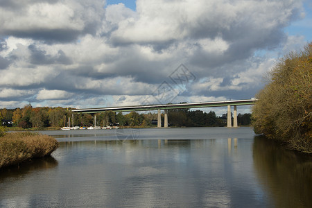 光导力桥梁天空混凝土公路蓝色钢筋交通背景