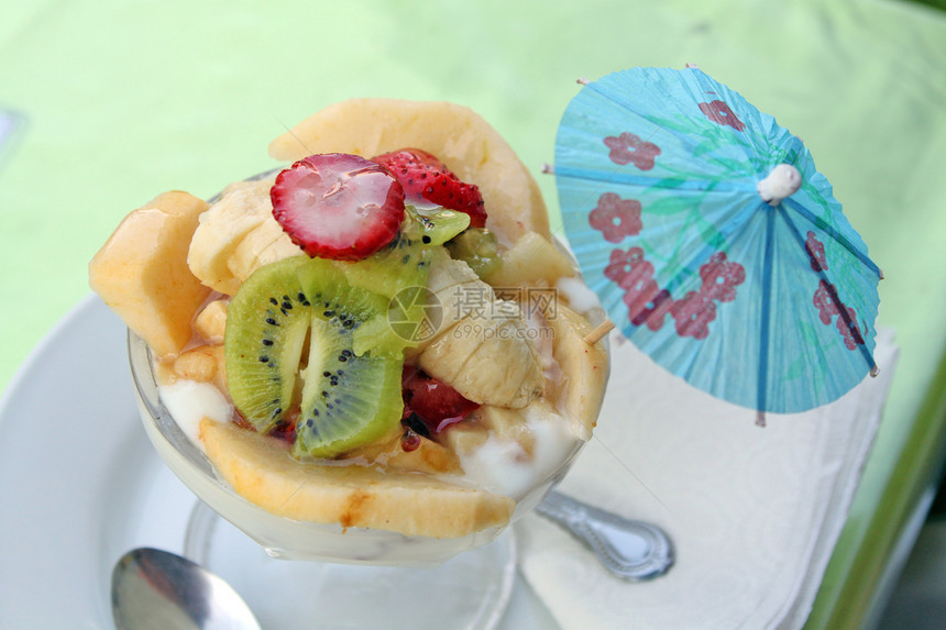果色沙拉 包括kiwi 草莓 香蕉 其他水果和Y图片