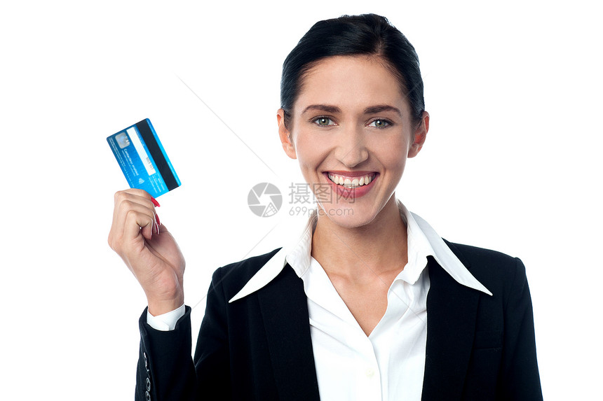 展示信用卡的有吸引力的商业女商务人士图片