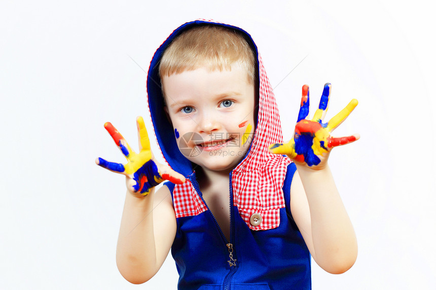 手上涂着油漆的幸福的孩子女孩手指艺术品幼儿园童年创造力乐趣身份指纹快乐图片