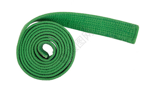 隔离的绿带白色柔道武术空手道柔术训练运动和服黑色跆拳道背景图片