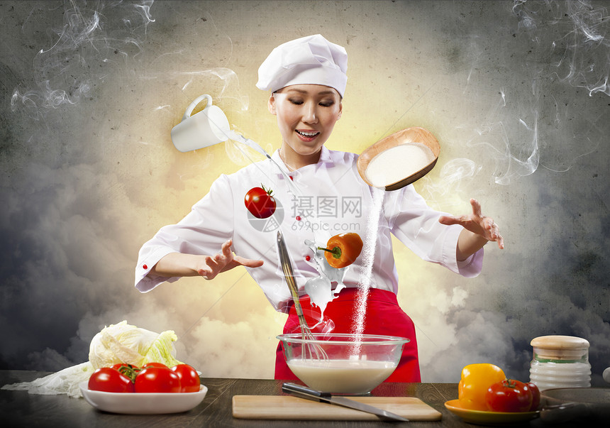 亚洲女性用魔法烹饪胡椒面粉女士帽子蔬菜食物手指牛奶饮食杯子图片