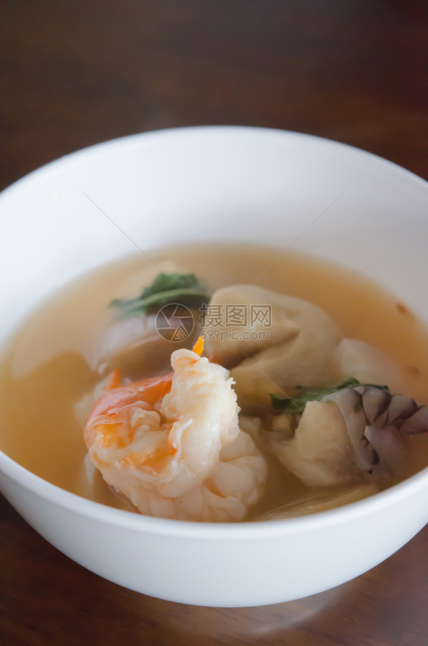 汤姆 Yum Goong红色海鲜辣椒香料白色美食食物图片