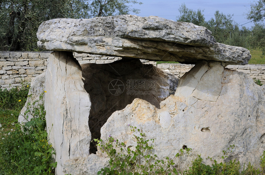 比谢列 普利亚 意大利地方地点巨石石头文化人类纪念碑宗教埋葬白色图片