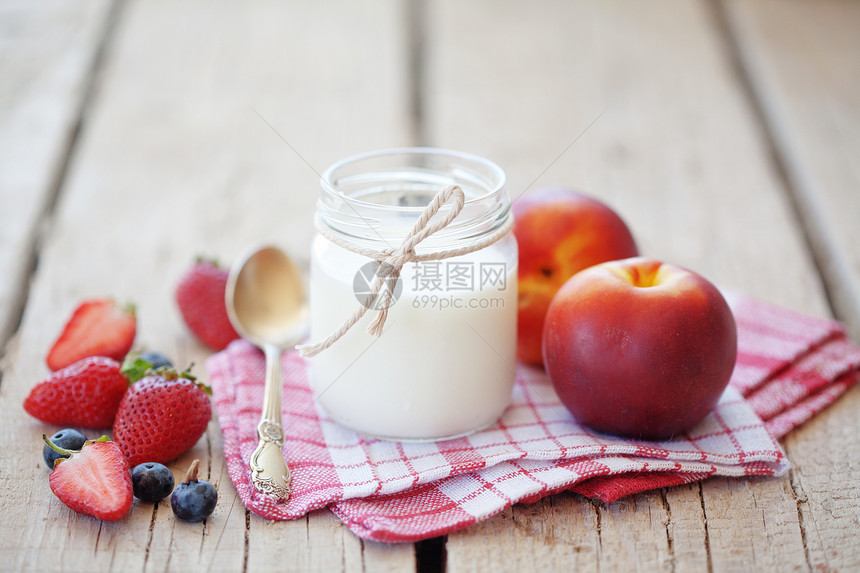 水果和牛奶桃子乡村奶制品产品养分玻璃国家食物午餐农场图片