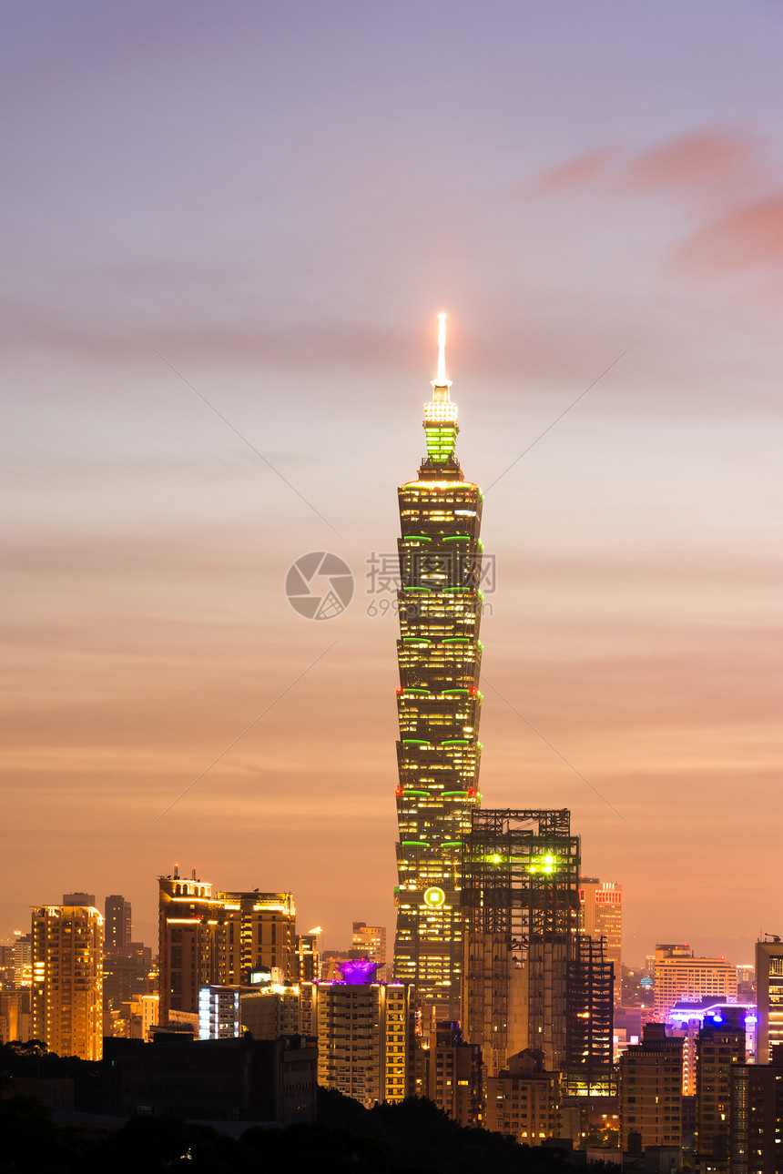 台北市之夜市中心首都景观地标旅行天堂大厦建筑蓝色风景图片