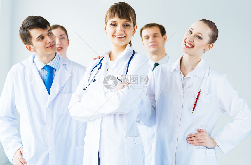 医生小组男人男性女士药品男生团体同事临床诊所微笑图片