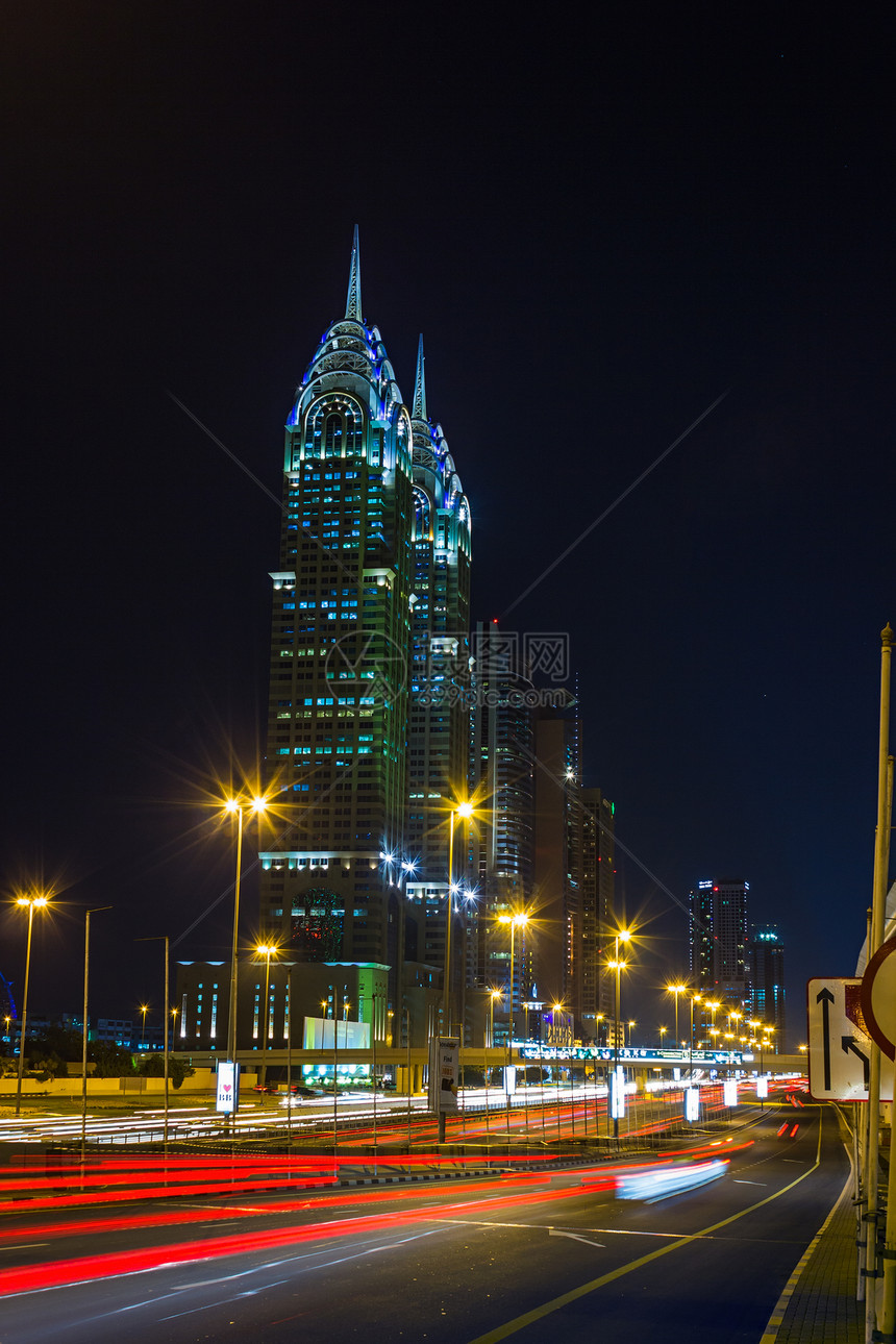2012年11月18日 阿拉伯联合酋长国迪拜灯光建筑旅行摩天大楼街道城市景观灯笼奢华市中心图片