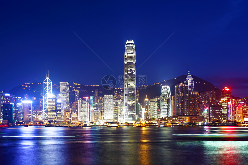 香港市晚上建筑办公室巡航商业城市顶峰天空景观摩天大楼金融图片