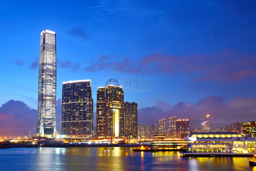香港市中心九龙天际场景码头摩天大楼建筑城市金融经济商业玻璃图片
