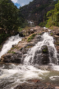 拉瓦纳瀑布瀑布溪流荒野岩石高清图片