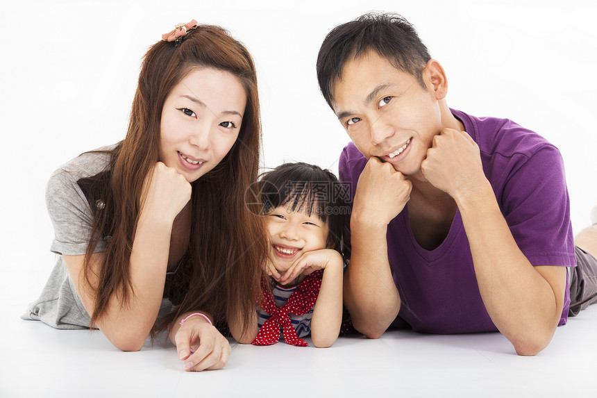幸福的亚洲家庭孤立在白色上男人圆圈女性妻子身体快乐男生孩子们生活父亲图片