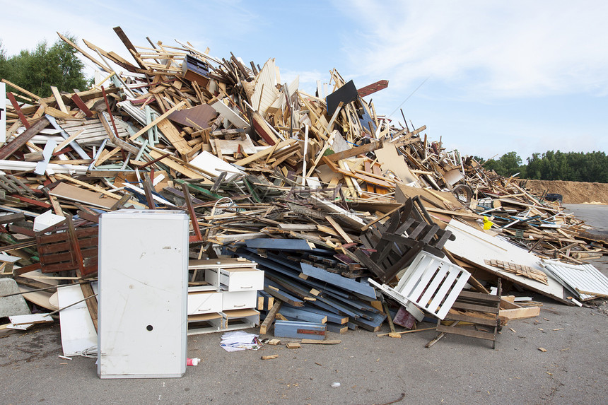 垃圾堆产品天空金属木头垃圾工业垃圾场黄铜纹理院子图片