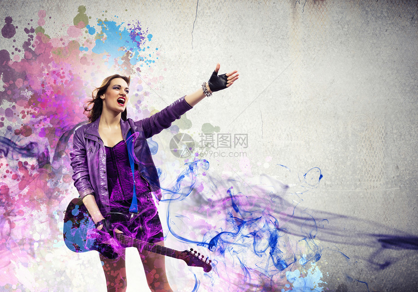 黑翅膀的摇滚激情女孩白色女性游戏裂缝热情头发乐器红色驾驶吉他图片
