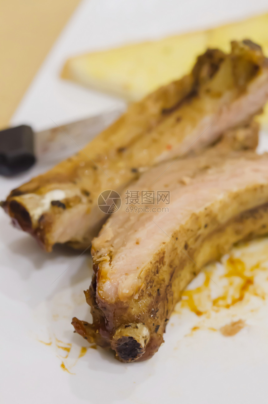 肉盘美食空闲油炸盘子烧烤肋骨猪肉食物图片