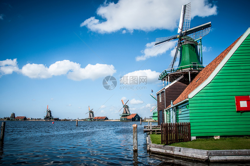 荷兰风车瓷砖翅膀天空能源木头建筑蓝色图片