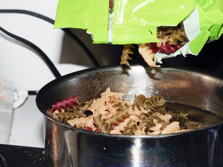 面食贝壳金子黄色螺旋美食文化烹饪三色意大利语螺丝图片