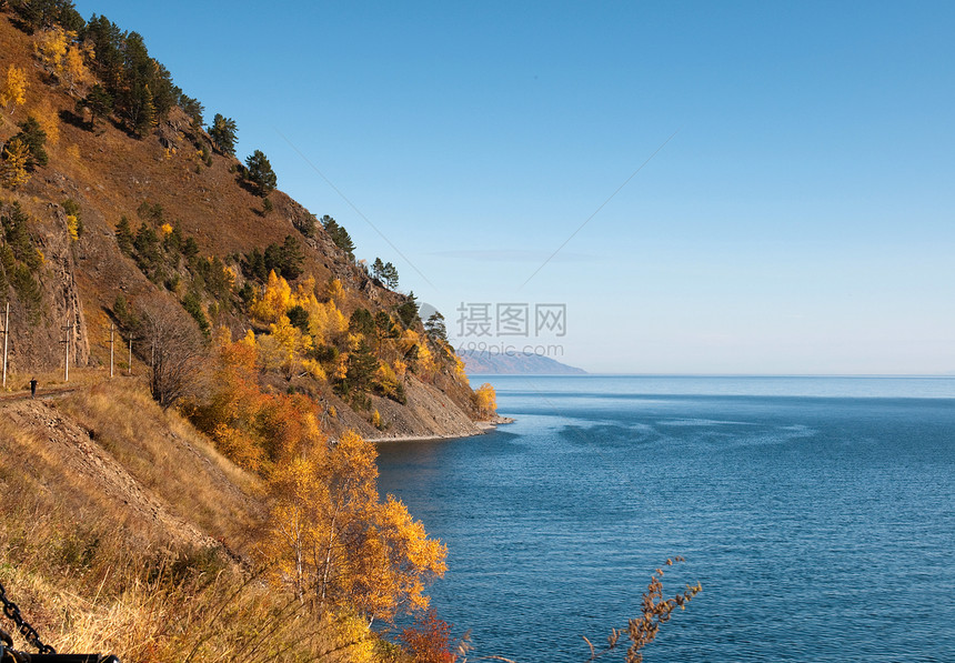 贝加尔湖的秋天世界上最古老 最深 水量最大的淡水湖假期旅行地标地平线场景荒野孤独国家爬坡观光图片