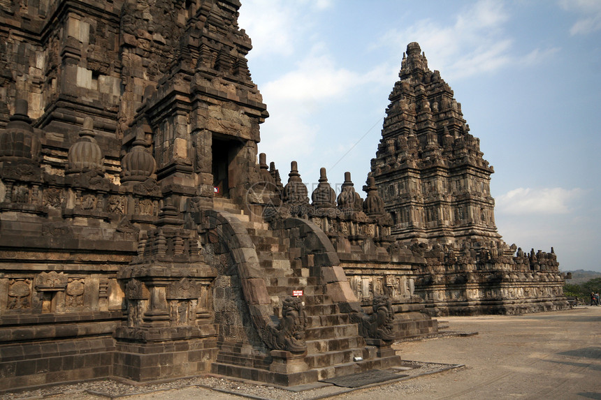 爪哇岛日惹附近的普兰巴南寺庙纪念碑佛塔宗教遗产岩石废墟石头佛教徒历史性建筑学图片