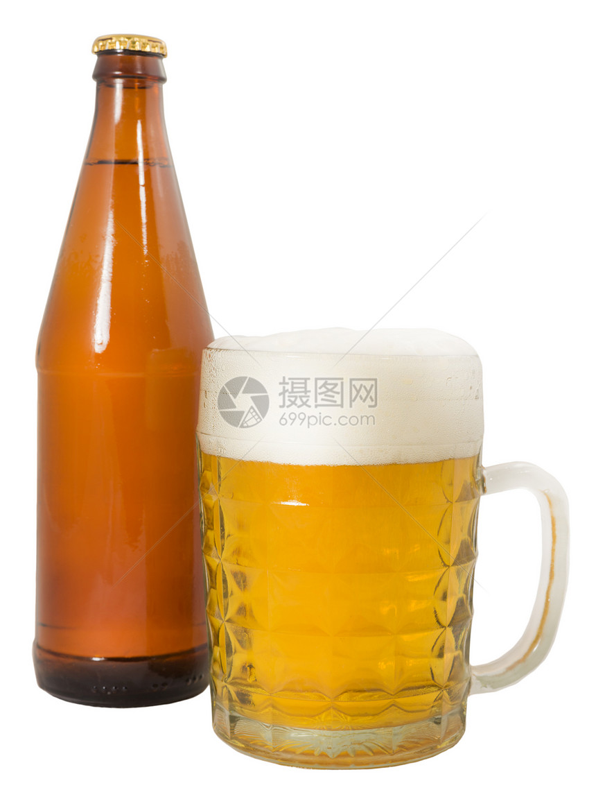 一瓶啤酒和一个完整的啤酒杯图片