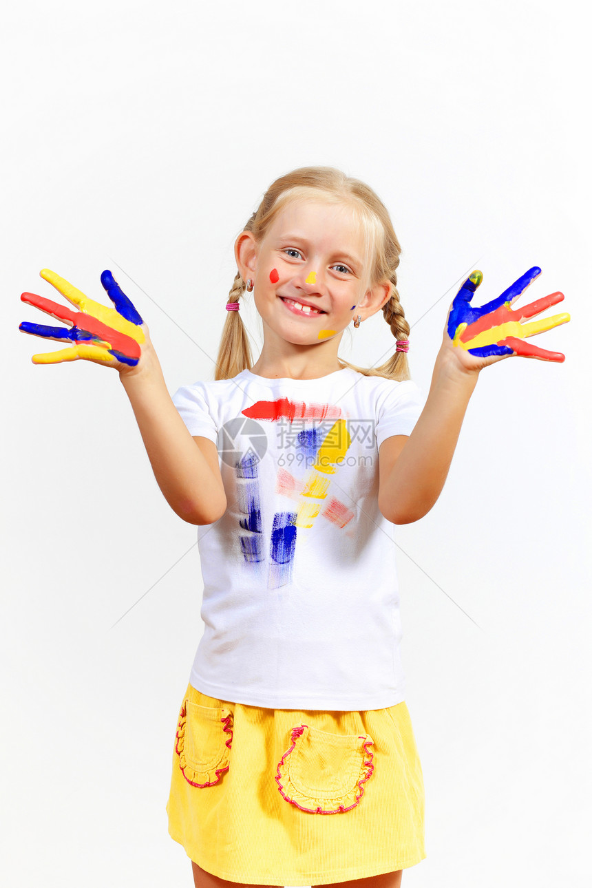 手上涂着油漆的幸福的孩子童年艺术品艺术家工艺绘画乐趣教育喜悦手指身份图片