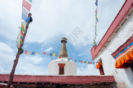 印度拉达赫Thiksey修道院寺庙文化佛塔经幡旅行游客背景图片