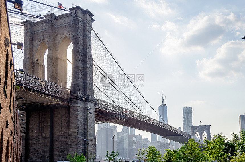 布鲁克林桥电缆行人建筑蓝色城市旅行天空摩天大楼金属车道图片