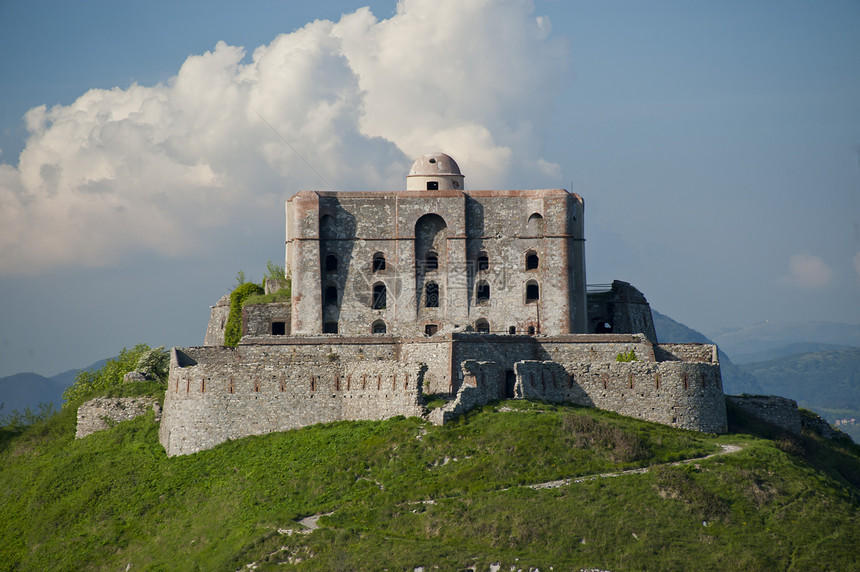 热诺瓦山上的建筑学绿色建筑爬坡遗产城堡钻石历史性堡垒历史图片