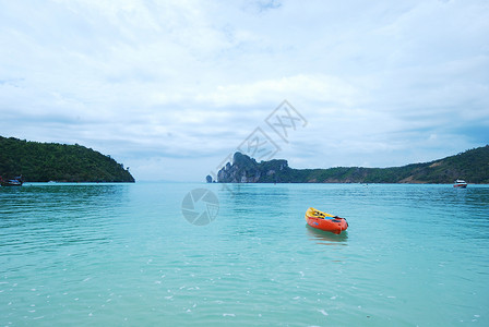 pp岛 泰国广受欢迎的海滩地标天空旅行背景图片