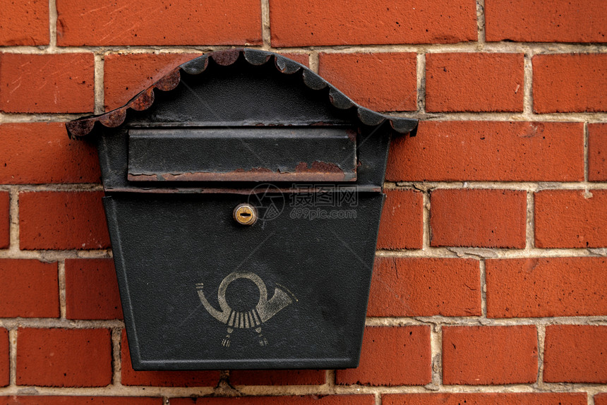 砖墙上的虚拟信箱服务英语信箱皇家商业邮资邮政邮件邮局盒子图片