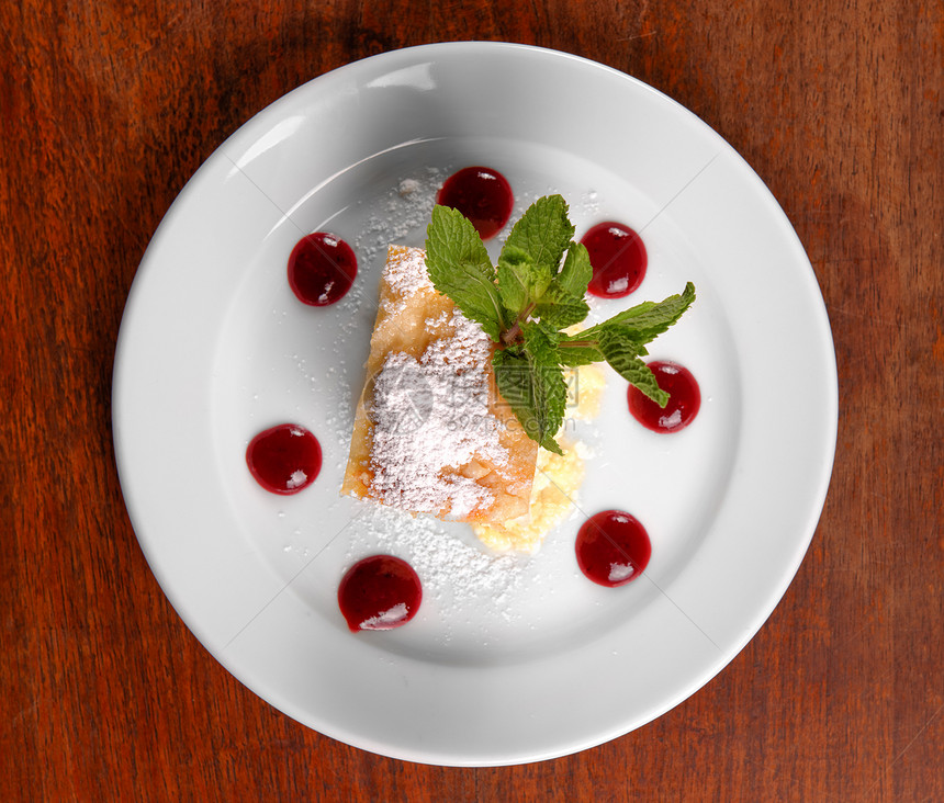 美味的饥饿式甜点特配装饰糕点绿色奢华环境健康餐厅白色桌子食物图片