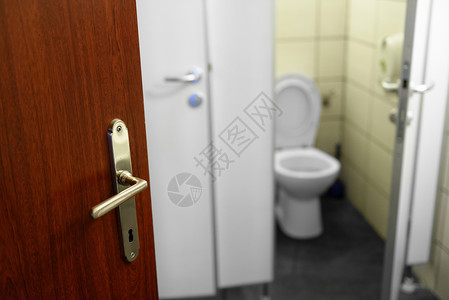 厕所门用厕所打开的门民众卫生白色卫生间入口洗手间制品陶瓷房间背景