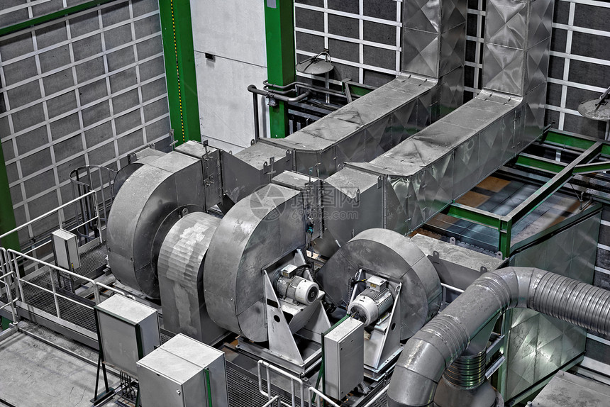 具有发电机的大型工业内陆内地活力引擎大厅管道植物技术力量工程电压液压图片