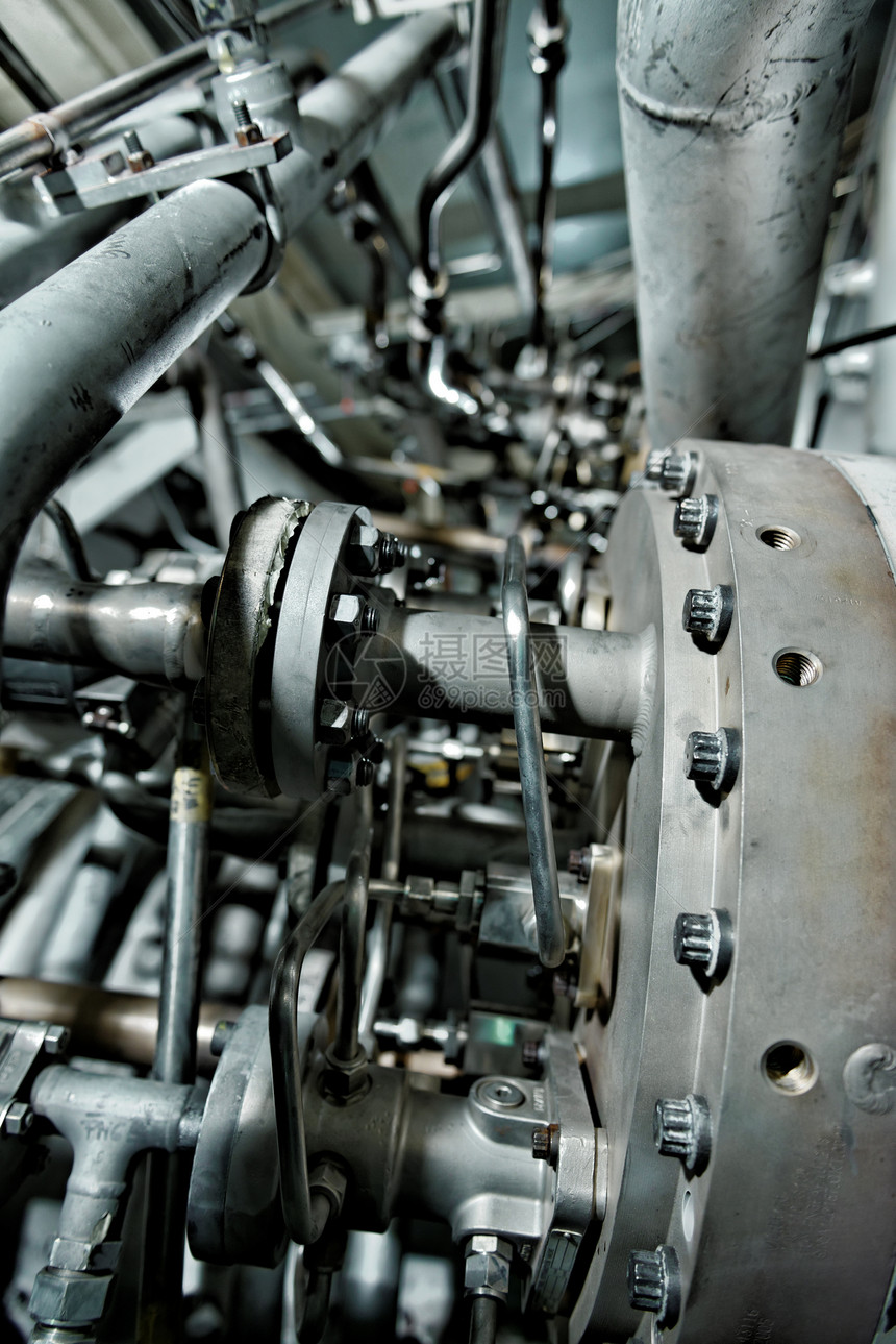 大型工业发电机的闭合机械发电液压工程技术管道重负机器力量电压图片