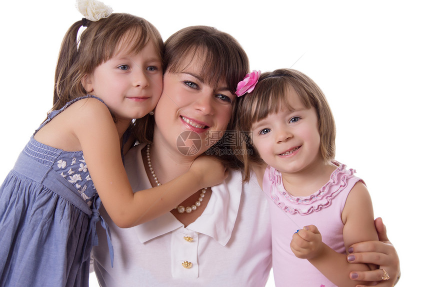 和两个小女儿一起快乐的母亲妈妈女孩黑发成人母性孩子婴儿微笑女士家庭图片
