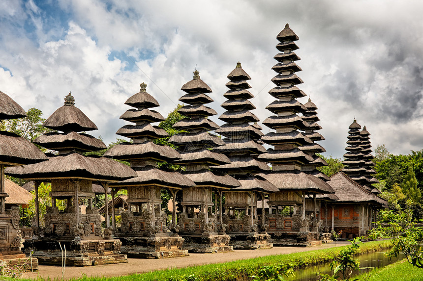 印度尼西亚巴厘Taman Ayun皇家寺庙天空花朵建筑学旅游文化国家宗教热带崇拜全景图片