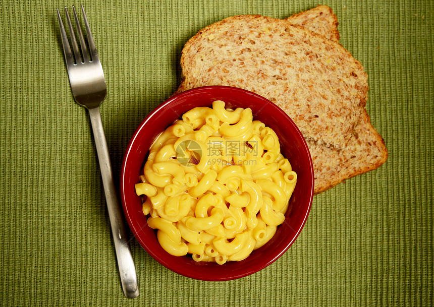 干酪和通心面粉和奶酪盘子食物午餐美食图片