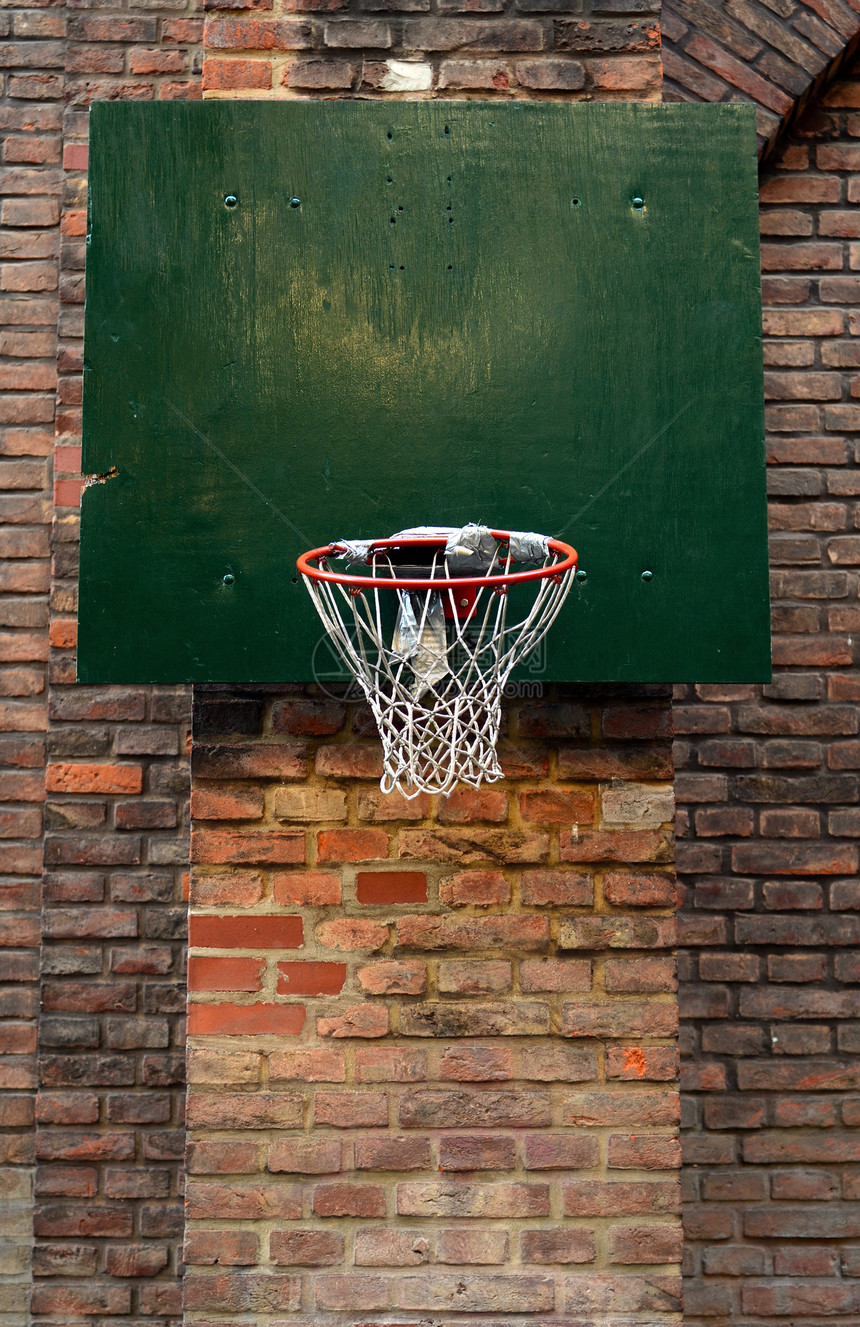 城市篮球扣篮木板锻炼失修篮子戒指破烂公园环形教育图片