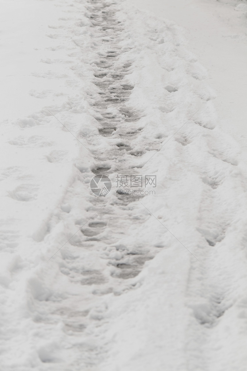 雪上脚步踪迹路线探索风景远足勘探冒险高山痕迹脚印图片